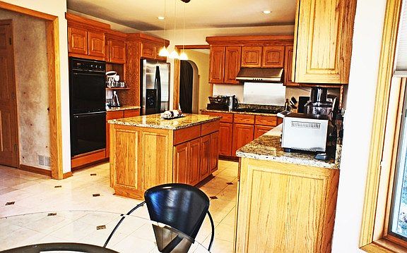 5th image of 3 Cherry Hill Cir