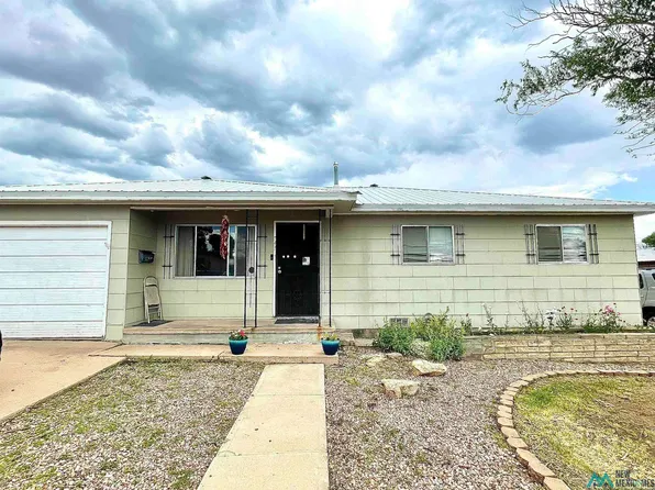 747 Lee Dr, Las Vegas, NM 87701