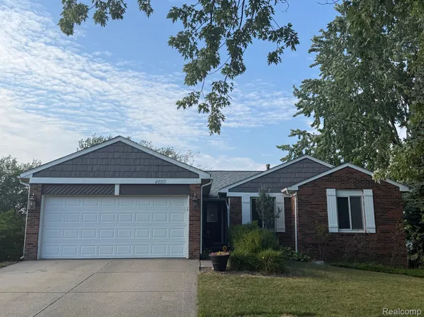 4650 Island Park Dr, Waterford, MI 48329