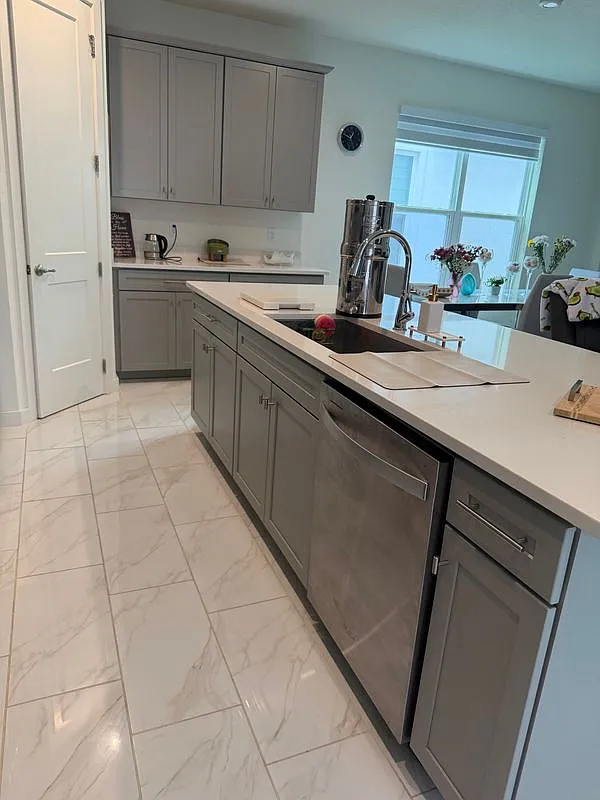 1 bed, 1.0 bath, 300 sqft, $900 — Photo 4