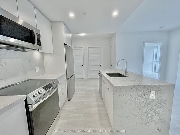 4th image of 415 Sea Ray Ave #210