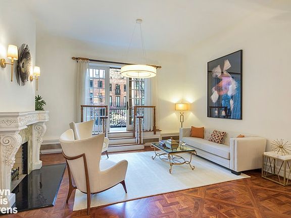 4th image of 158 E 66th St