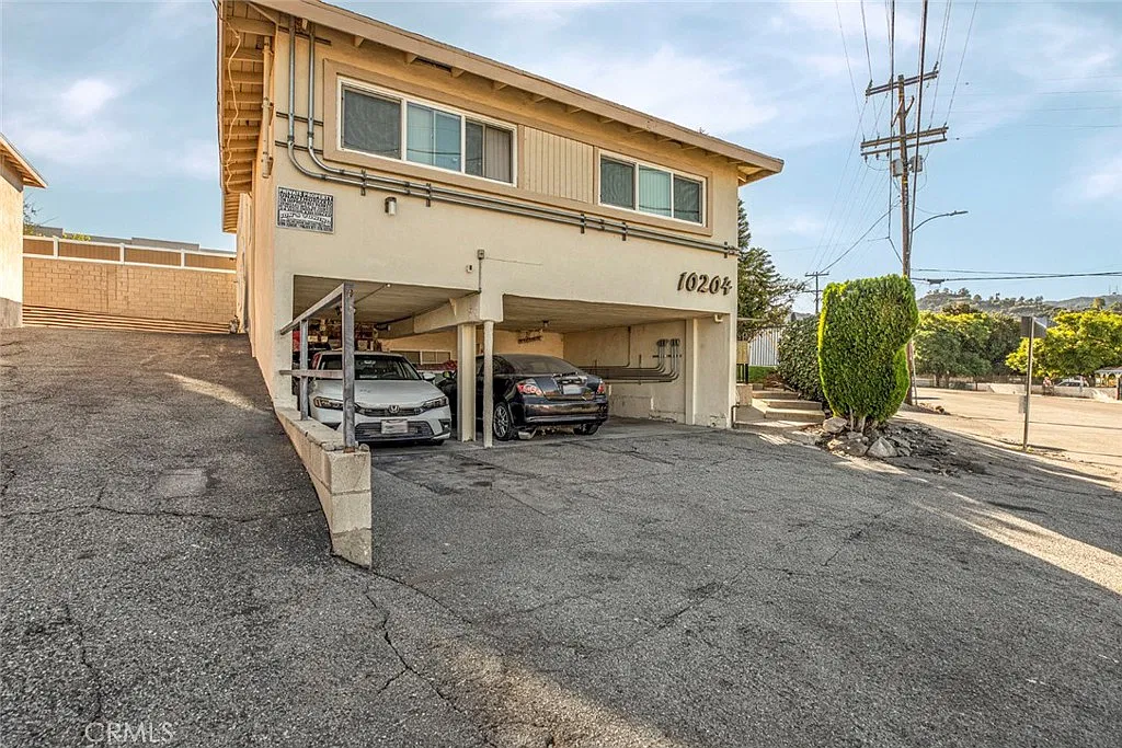 1 bed, 1.0 bath, 600 sqft, $1,800 — Photo 1