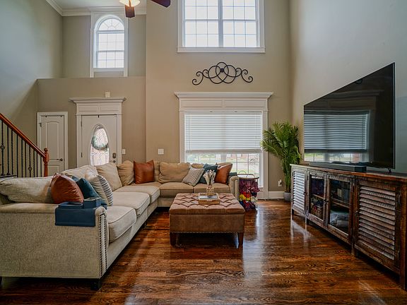 4th image of 5419 Saint Ives Dr