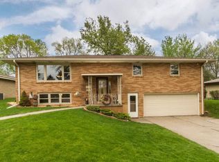 1857 Carter Rd, Dubuque, IA 52001