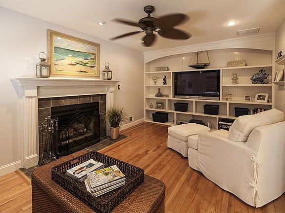 5th image of 60 Joseph Byrne Dr