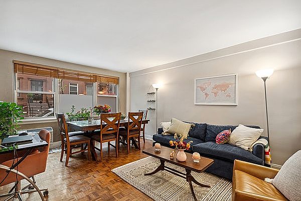 1st image of 221 E 50th St APT 1B