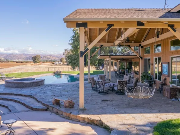 1898 Crawford Ave, Reedley, CA 93654