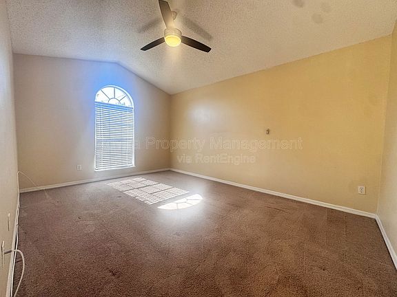 4th image of 116 Barrington Dr