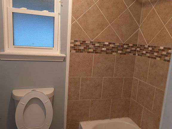 5th image of 4921 Greenforest Dr