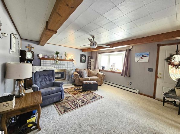 7497 N Seven Mile Rd, Lake City, MI 49651