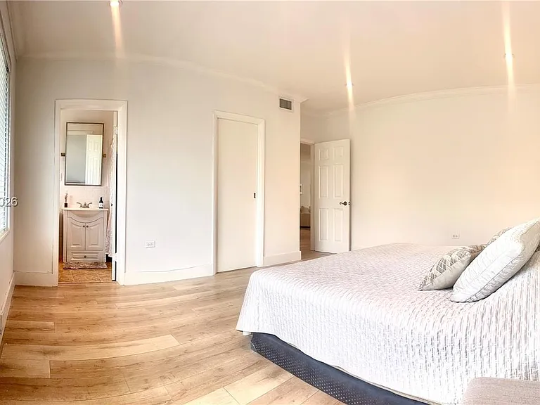10178 Collins Ave #205 — Photo 11