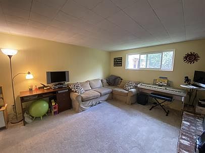 2nd image of 4462 Mount Castle Ave