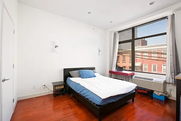 Rented by Compass | media 9