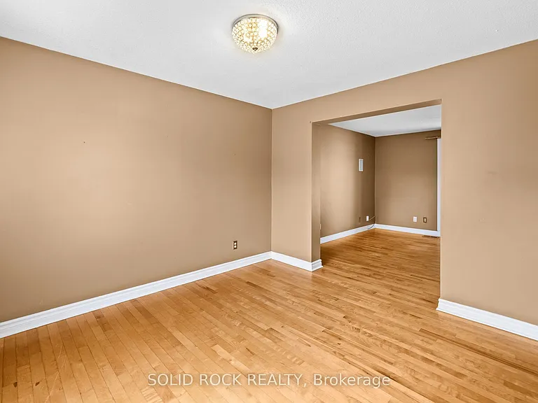 1631 Charbonneau St — Photo 12