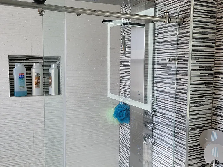 2nd Bathroom