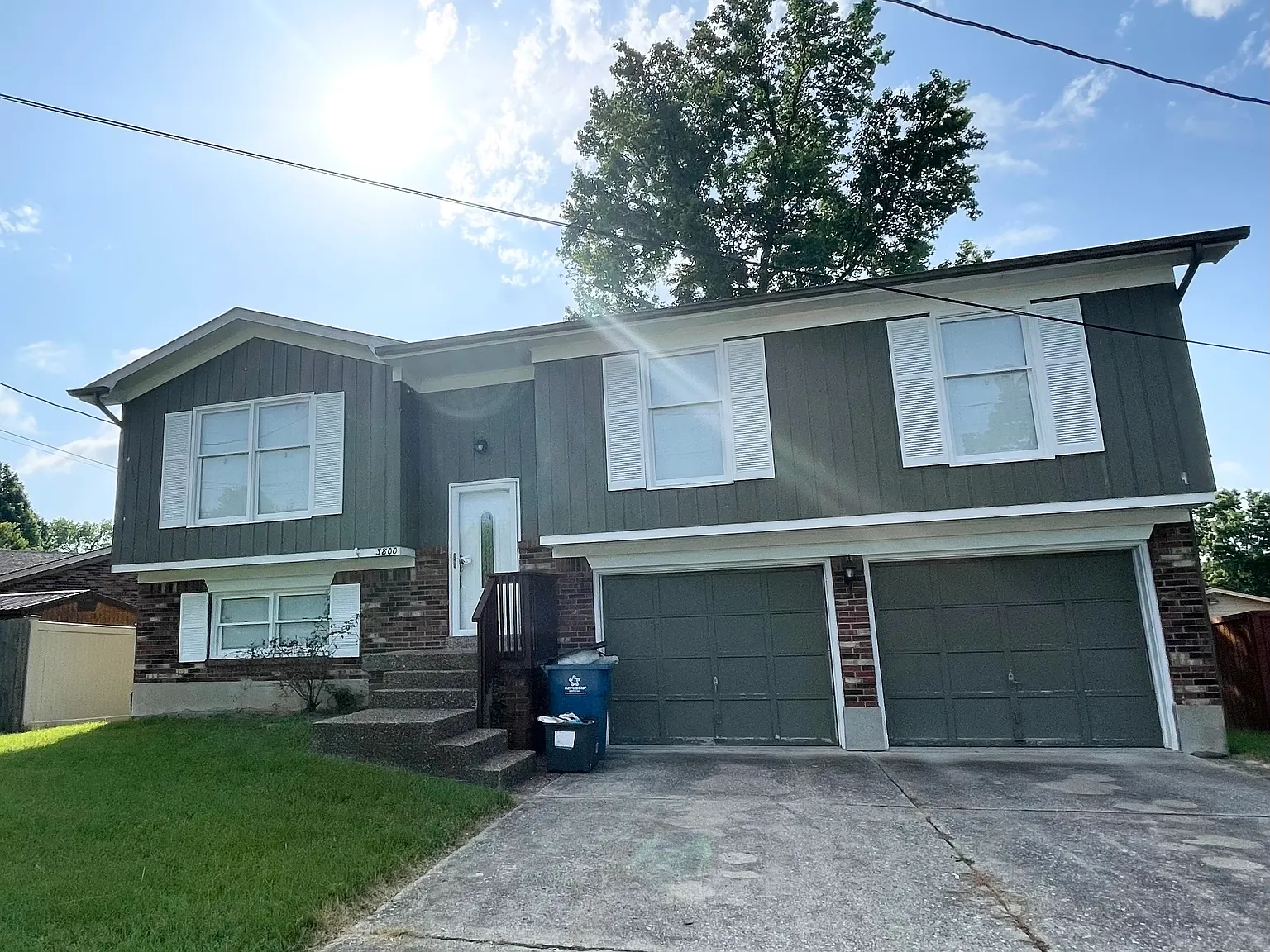 4 bed, 2.5 bath, 1900 sqft, $2,250 — Photo 1
