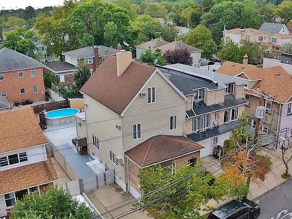 2nd image of 104 Seaview Ave