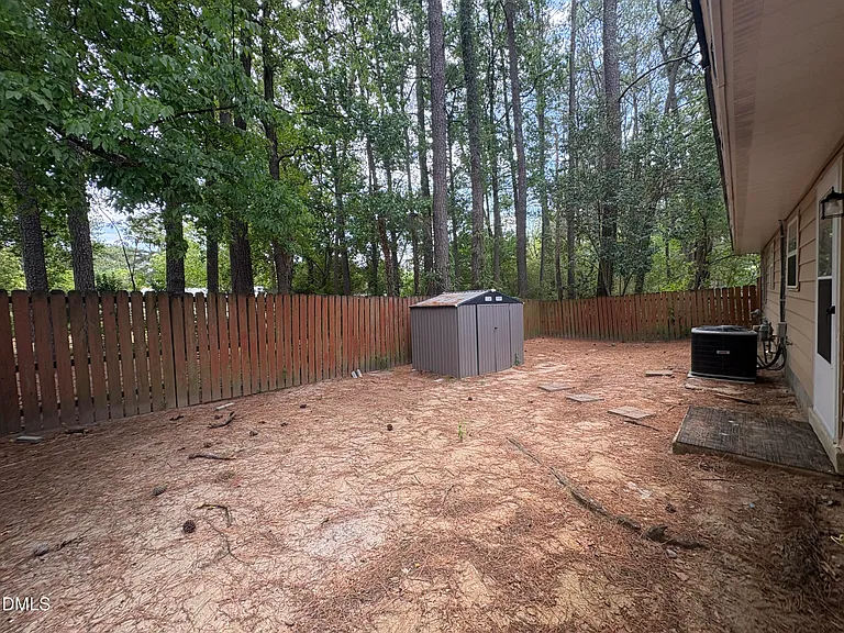 745 Grantland Dr — Photo 20