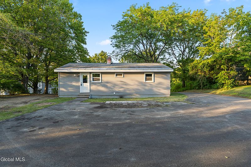 2nd image of 184 Moyer Street