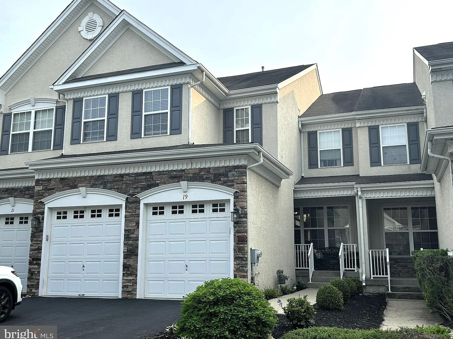 4 bed, 4.0 bath, 3548 sqft, $3,900 — Photo 1