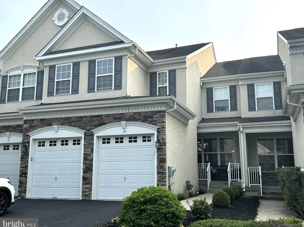 19 Wharton Dr, Glen Mills, PA 19342
