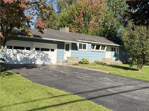 102 Woods Path Rd, Liverpool, NY 13090