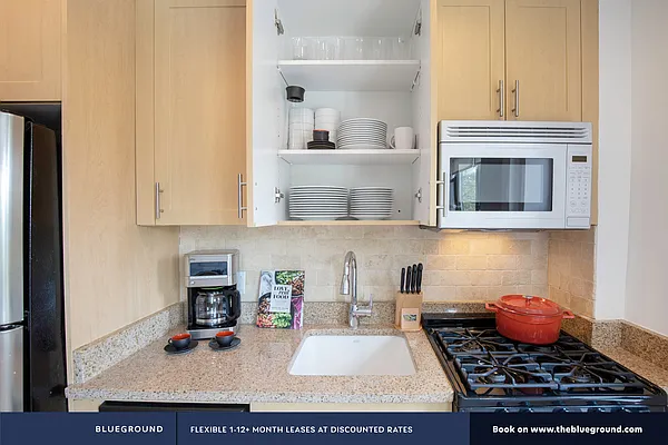 Rented by The Blueground | media 7