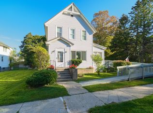 434 3rd St, Manistee, MI 49660