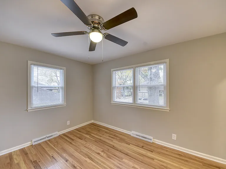 6819 NW Park Plaza Dr — Photo 17