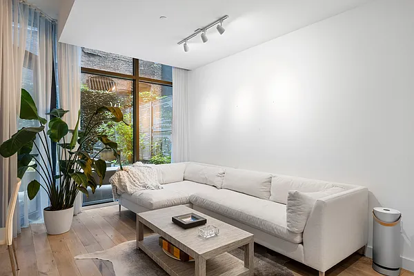 Rented by Douglas Elliman | media 14