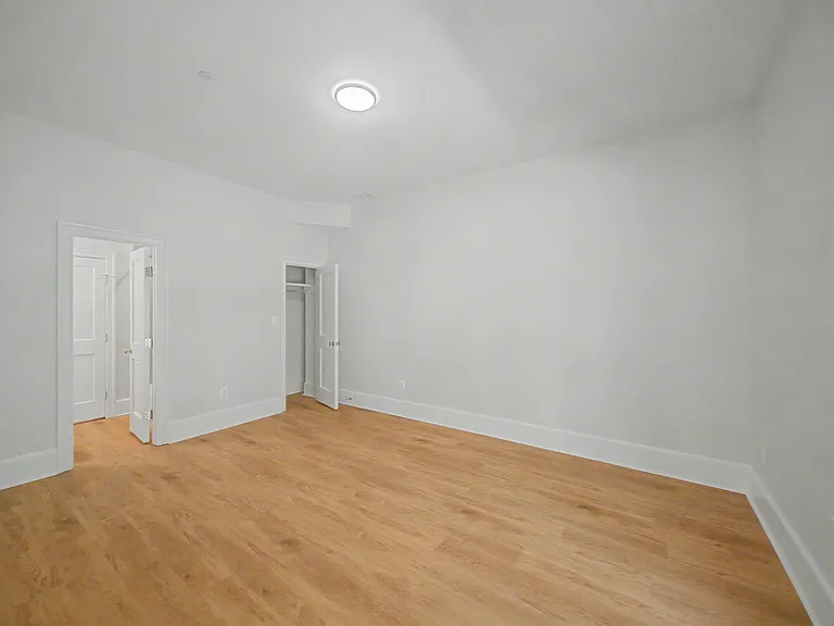 10205 Sorrel Ave — Photo 17