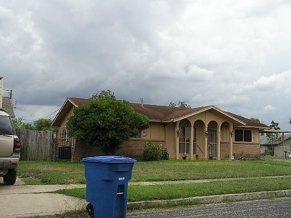 3rd image of 4402 Jamestown Dr