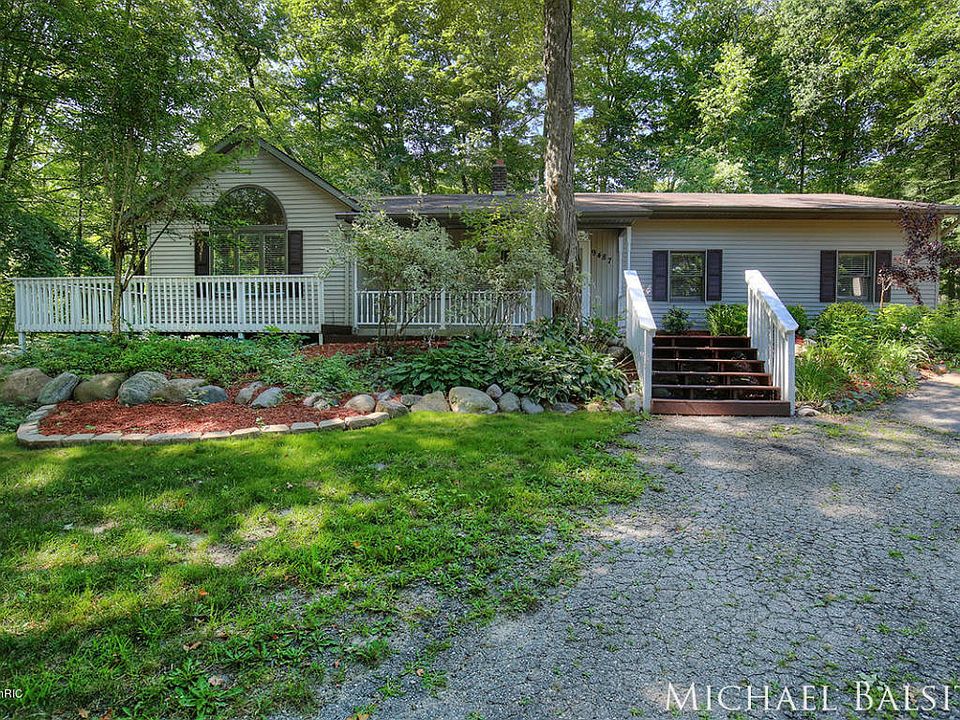1st image of 9487 Grand River Dr SE