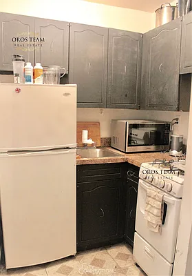 Rented by City Connections Realty | media 18