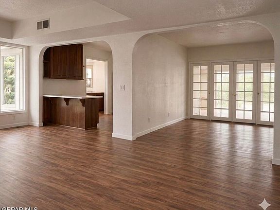 3rd image of 320 Arboles Dr