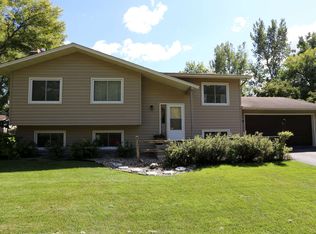 16749 Honeysuckle Ln, Eden Prairie, MN 55346