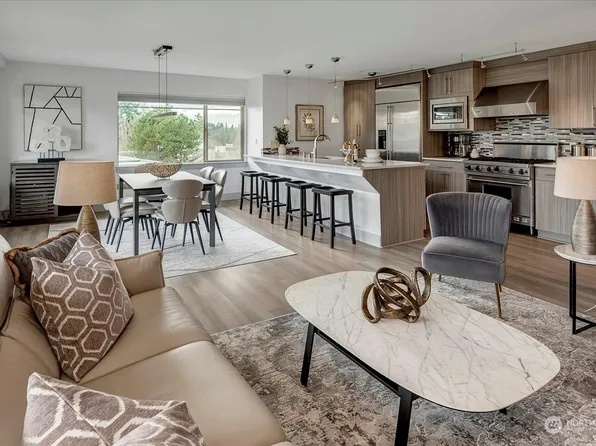 511 100th Avenue NE #403, Bellevue, WA 98004