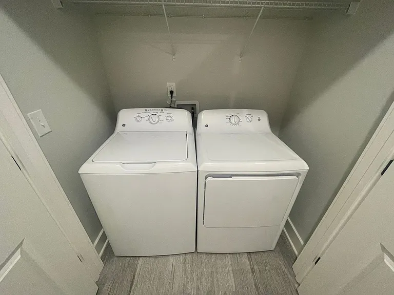 Franklin Forest New Construction 2 Bedrooms — Photo 47