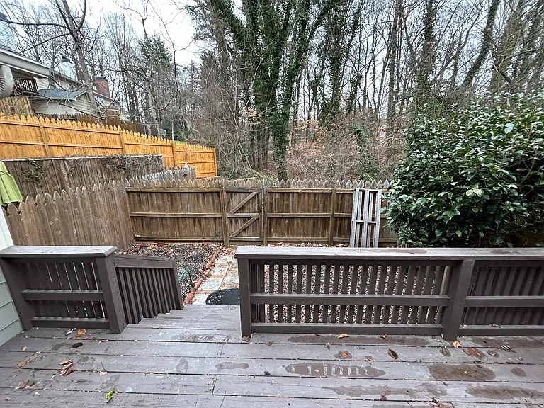 3736 Greenes Xing — Photo 14