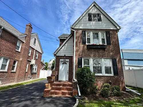 576 Liberty Ave Photo 1