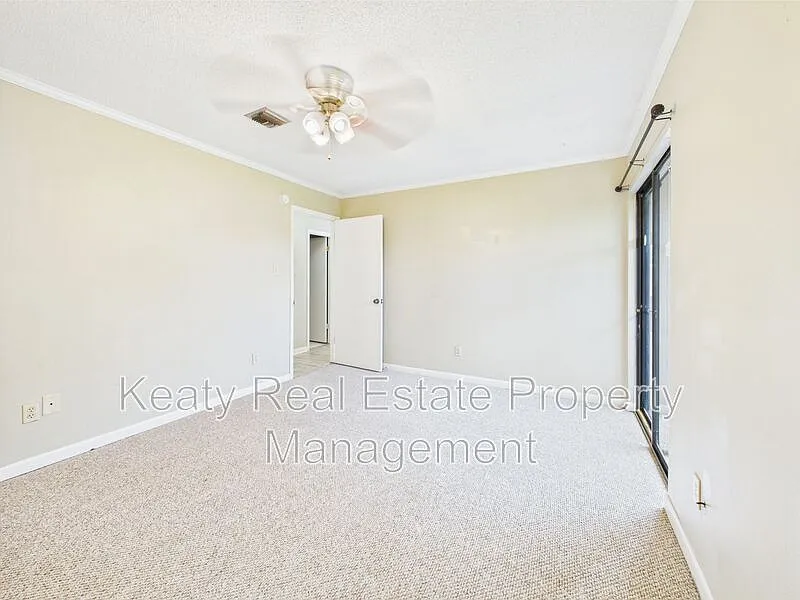2 bed, 2.0 bath, 1000 sqft, $950 — Photo 2