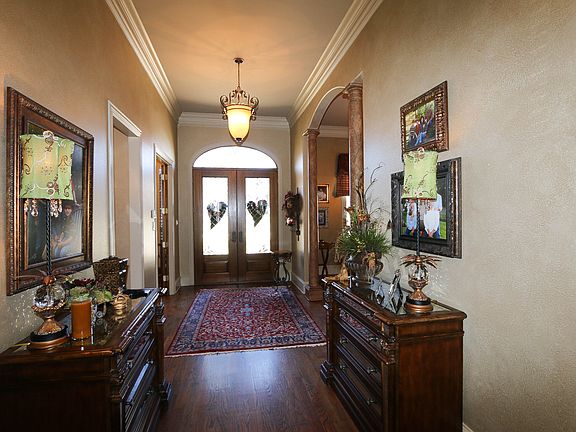 5th image of 2111 Holly Creek Dr