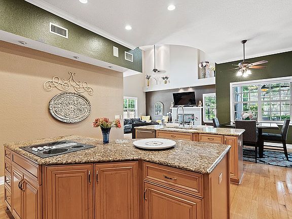 2nd image of 1675 Sunnybrook Ln