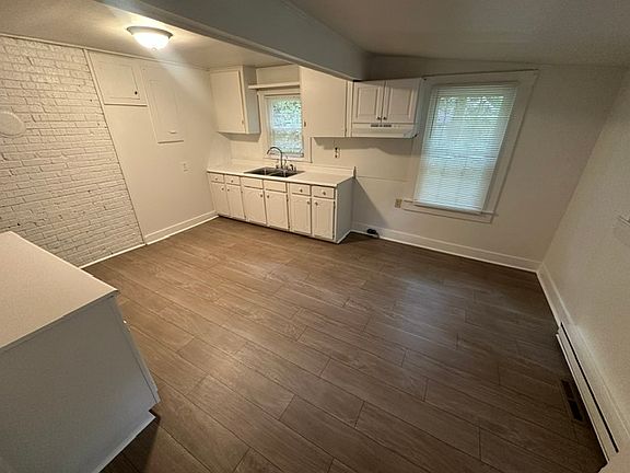 4th image of 45 Holt St