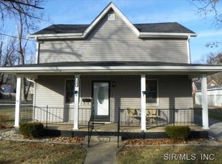 421 E Schuetz St, Lebanon, IL 62254