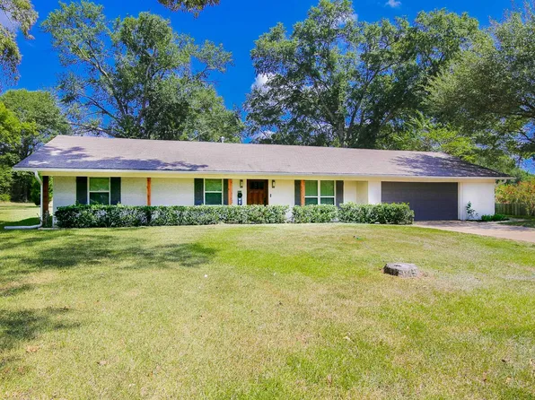 3627 Smelley Rd, Longview, TX 75605