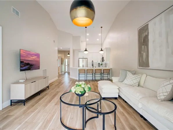 7741 Pebble Creek CIR #302, NAPLES, FL 34108