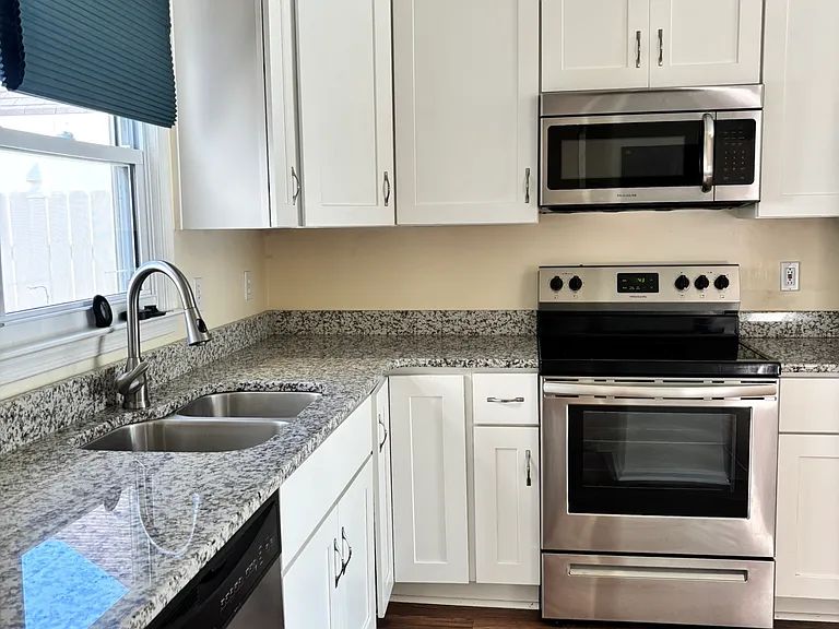 4113 Eastham Rd — Photo 2