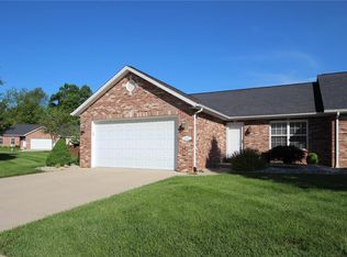 1662 Lakepointe Estates Dr, O Fallon, IL 62269